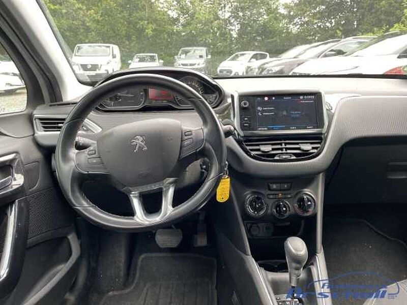 Peugeot 208 1.2 PureTech Allure Pure Tech 110 Navi Apple CarPlay Android Auto Musikstreaming