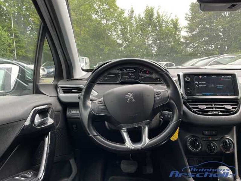 Peugeot 208 1.2 PureTech Allure Pure Tech 110 Navi Apple CarPlay Android Auto Musikstreaming