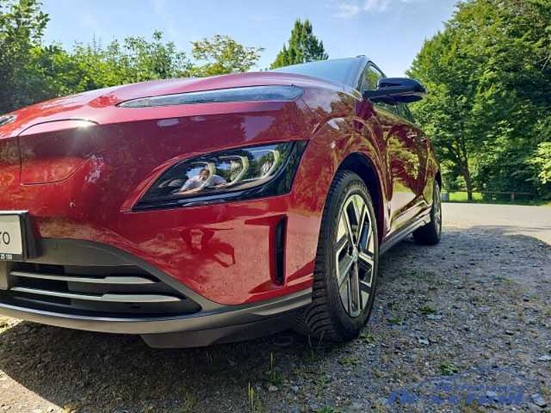 Hyundai KONA Trend 2WD MY23 (100kW) TREND-Paket, Navigations HUD Navi Soundsystem LED ACC