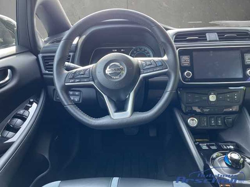 Nissan Leaf Tekna 40 kWh Navi Leder Soundsystem Bose 360 Kamera LED ACC Apple CarPlay Androi