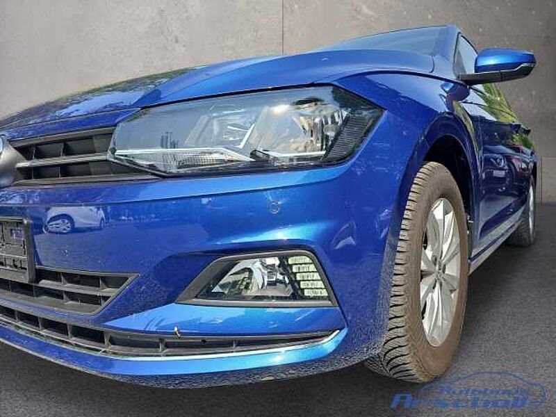 Volkswagen Polo VI Highline Navi Mehrzonenklima Ambiente Beleuchtung SHZ Notbremsass. Tel. -Vorb.